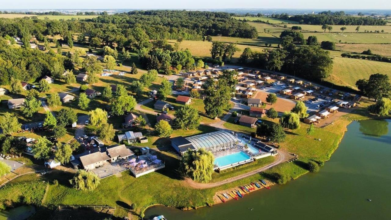 Le Camping Grand Cerf Hotell Gimouille Exteriör bild