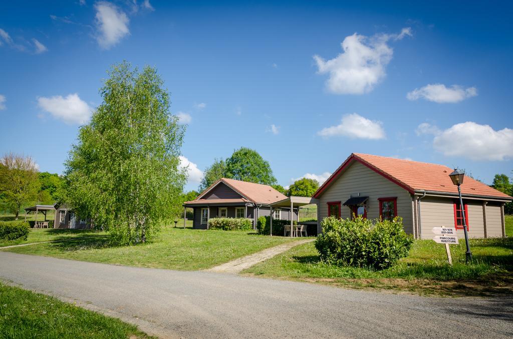 Le Camping Grand Cerf Hotell Gimouille Exteriör bild